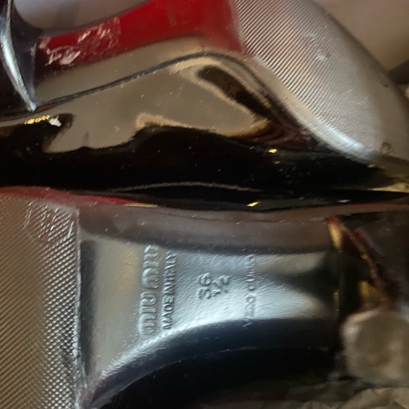 Miu Miu Black Patent Leather Pointed Pumps Size 36.5 - Picture 3 of 6